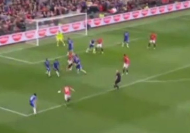 United bacio Chelsea na koljena 