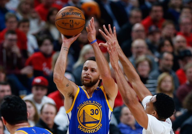 GOLDEN STATE NEMA MILOSTI: Pala prva 