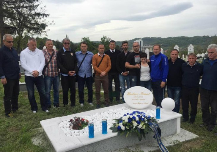 VETERANI DINAMA POSJETILI TUZLU: Odata počast Ismetu Hadžiću, legendi Masimira