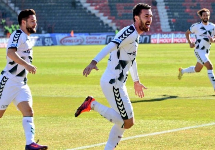 NAKON ASISTENCIJE HADŽIAHMETOVIĆU: Bajić pogodio za veliko vodstvo Konye