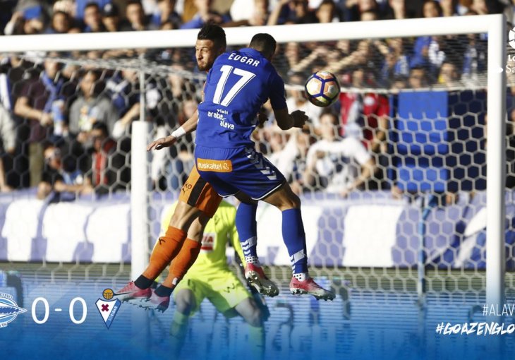 BRATSKI BASKIJSKI: Alaves i Eibar bez golova, gosti od 26. minute igrali sa 10 fudbalera