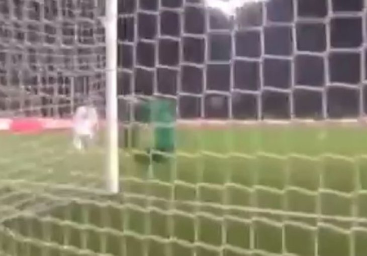 Nagatomo se obrukao i poklonio gol Napoliju