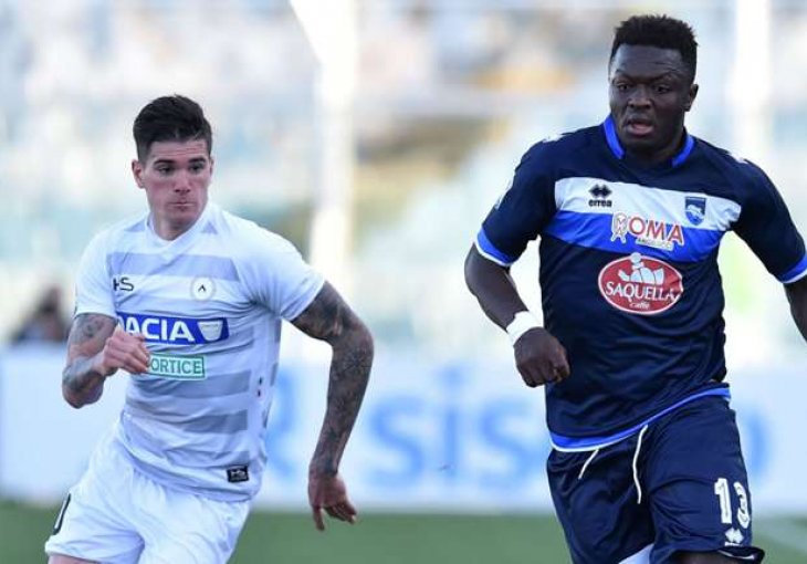 MUNTARI NA MUKAMA: Žalio se na rasizam, pa suspendovan zbog rasizma