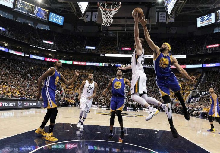POMETEN UTAH JAZZ: Warriorsi stopama Cavsa - dva protivnika, dvije metle!