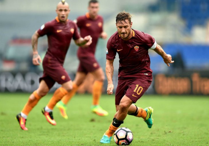 TOTTI ĆE IGRATI JOŠ JEDNU SEZONU: Princ Rima se u Miamiju pridružuje Maldiniju i Nesti?!