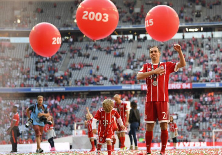ZLATNI DEČKO BAVARSKE OKAČIO KOPAČKE O KLIN: Philipp Lahm podigao još jednu salataru i rekao fudbalu zbogom!