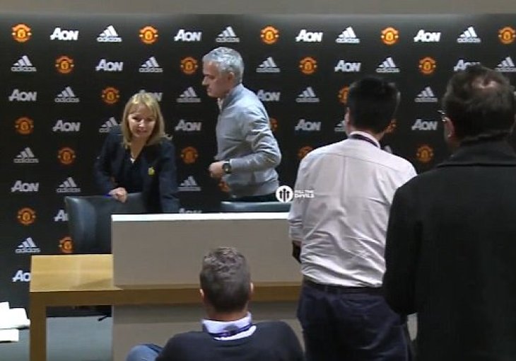 TRI NOVINARA NA PRESU UNITEDA: Mourinho održao najkraću konferenciju za medije u istoriji sporta!