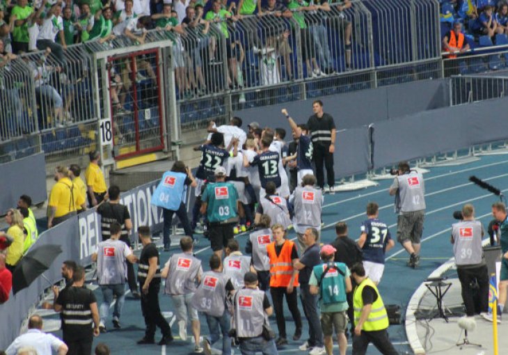 VUKOVI SE PROVUKLI: Dva gola u dva meča za ostanak Wolfsburga u Bundesligi!
