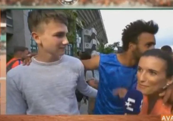 SEKSUALNO NAPASTVOVAO PRED TV KAMERAMA: Hamou ljubio i po grudima pipkao reporterku, ekspresno izbačen sa Roland Garrosa!