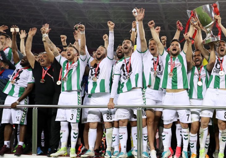 FINALE KUPA PRIPALO KONYI: Bajić, Milošević i Hadžiahmetović podigli pehar, Višća tužan napustio teren!