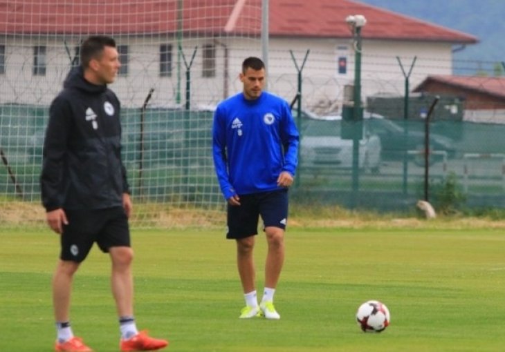 DARIO ĐUMIĆ JE IZ HOLANDIJE STIGAO NA OKUPLJANJE ZMAJEVA: Vjerujem da ćemo mi biti ti koji će više napadati i držati loptu u svojim nogama!