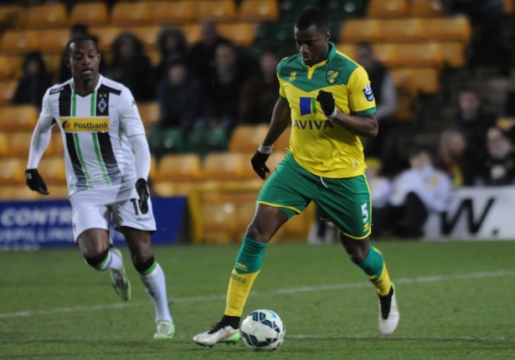 SEBASTIEN BASSONG IMA NOVO ZANIMANJE: Dobio otkaz u Norwichu, postaje DJ i već dogovorio nastup u Londonu!