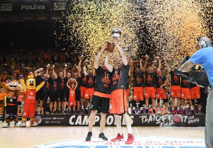 ŠIŠMIŠI BOLJI OD KRALJEVA: Valencija se okitila prvom titulom prvaka Španije!