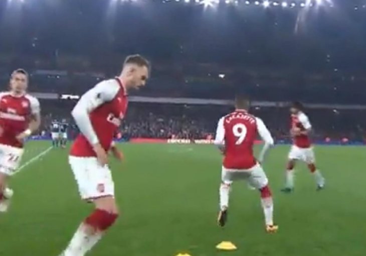 Arsenal je slavio, ali svi u Engleskoj pričaju o onome šta su igrači uradili na poluvremenu