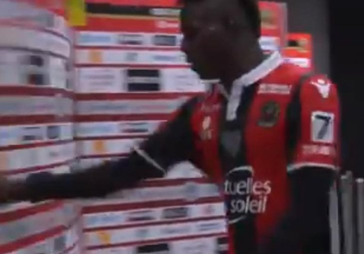 Dugo nije bio u centru pažnje: Balotelli sinoć divljao u tunelu, napadač potpuno poludio!