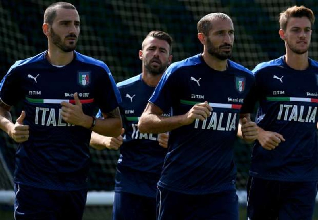 bonucci-barzagli-chiellini-rugani-italy-1d3vguwoorpsa1449dmc16v392