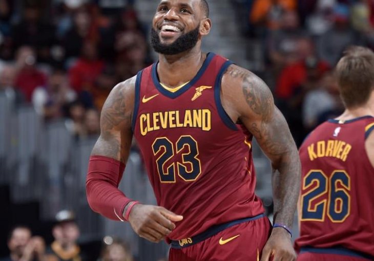 LeBron nije bio u ovakvoj situaciji preko 12 godina: Amerika bruji o njegovim sinoćnjim potezima!