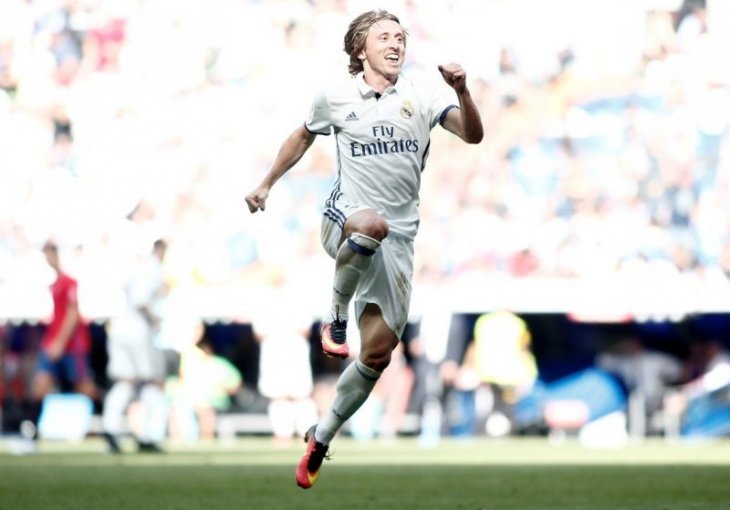 Zidane čvrsto odlučio: Umjesto Modrića igrat će njegov nasljednik uz kojeg Real uvijek pobjeđuje!