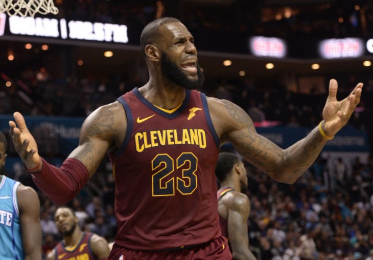  (VIDEO) LeBron odveo Cavse do pobjede, 47 poena Walkera u porazu od Bullsa 