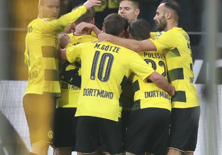 Dortmund imao 4:0 protiv Schalkea pa ostao bez pobjede, RB Leipzig ne posustaje