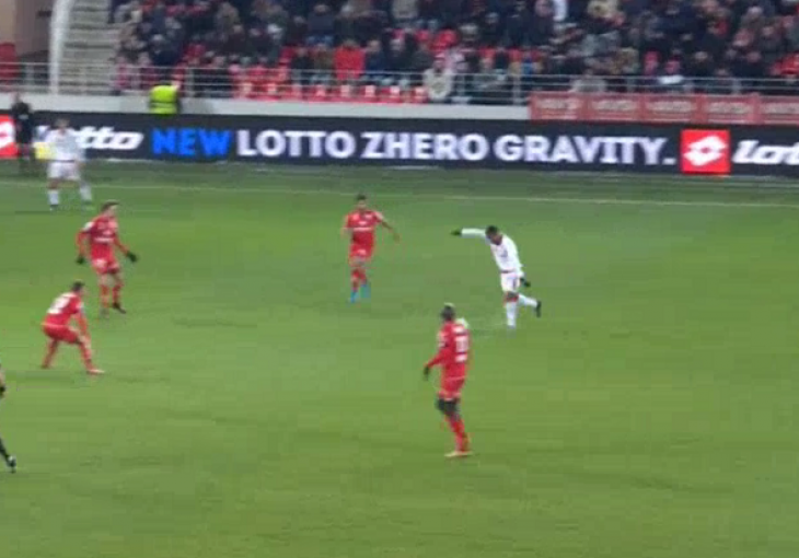 (VIDEO) GOL SEZONE: Mladi Brazilac iz Bordeauxa bombom s 30 metara probio Dijon