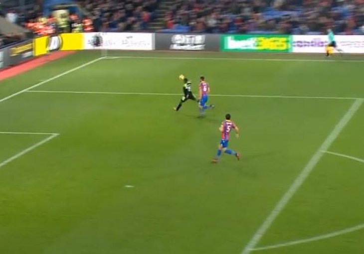 Danas smo dobili gol sezone: U Engleskoj se ukazao Van Basten i pocijepao mrežu Palacea