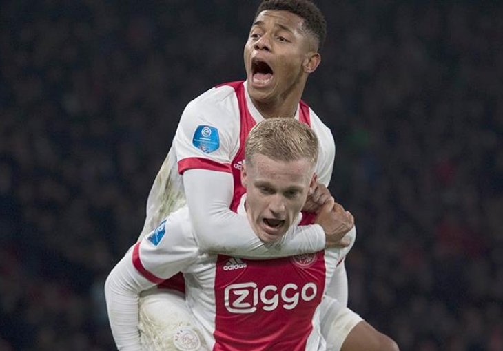 Ajax pregazio PSV u derbiju Holandije