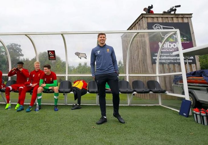 Jeste čuli za trenera Stevena Gerrarda? O uspjehu legende Liverpoola trenutno priča cijela Engleska