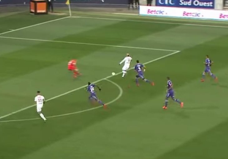 Diaz padao čitavu vječnost i dobio penal: Niko na stadionu nije vjerovao da je sudija pokazao na bijelu tačku