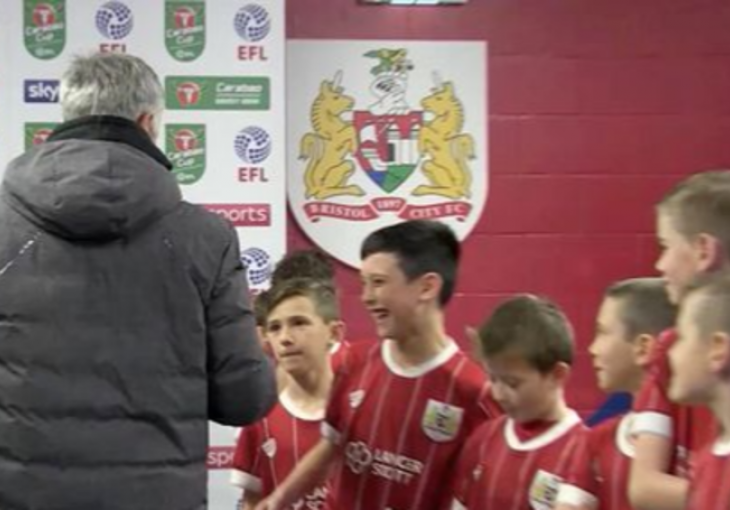 A kažu da je loš čovjek: Mourinho prišao mladoj maskoti Bristola, a potom uradio nešto što je oduševilo sve
