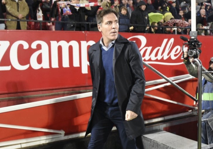 Sevilla otpustila trenera koji se tek vratio nakon operacije raka, spasilac stiže iz Katalonije