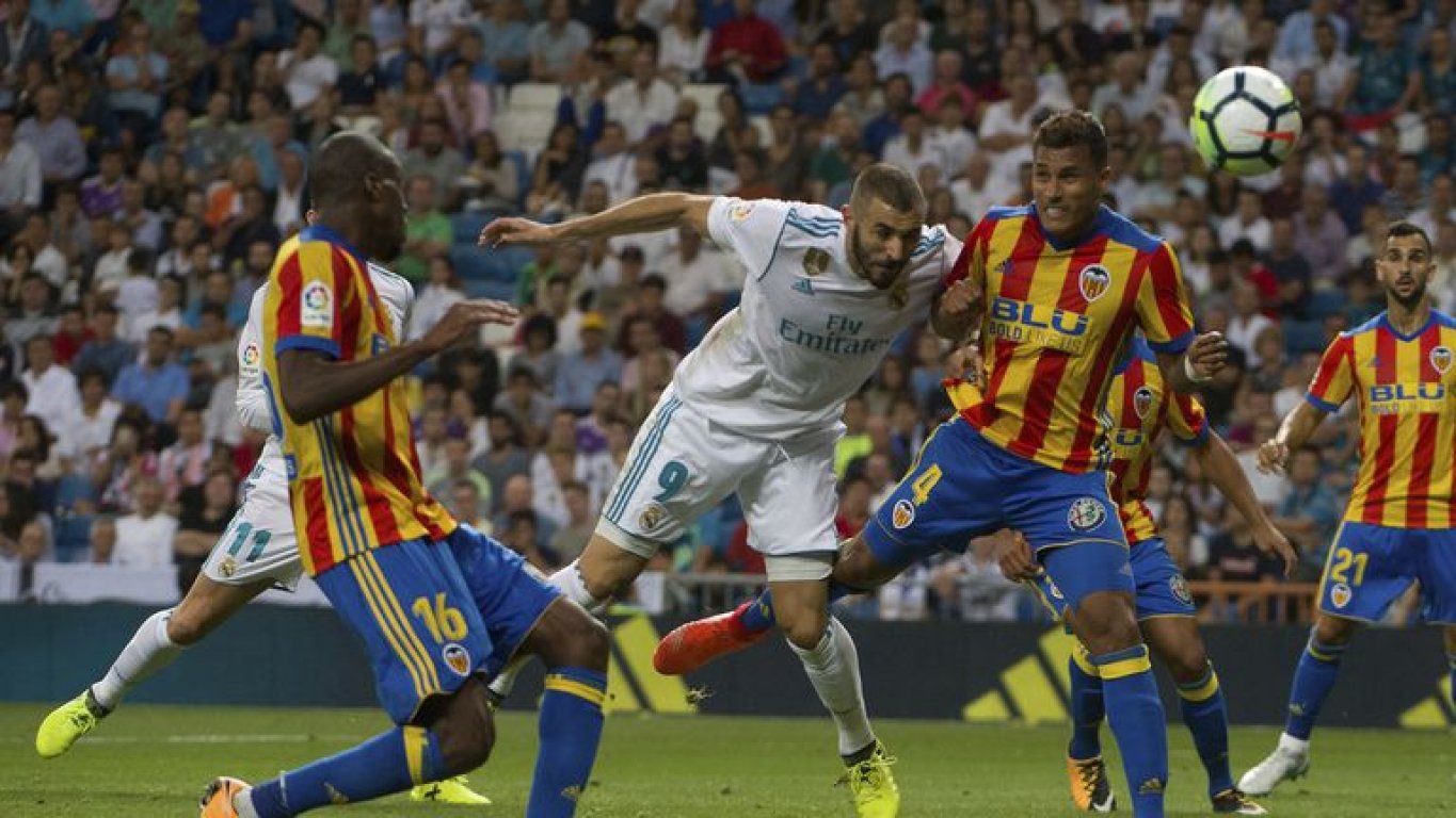 61400533-karim-benzema-real-valencia