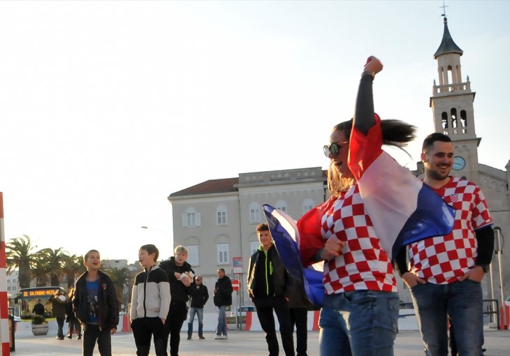 Rukometna euforija na splitskoj rivi, ovako izgledaju ulice Splita prije okršaja u Spaladium Areni