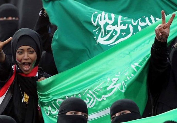Historijski dan za Saudijsku Arabiju: Žene sa tribina gledale fudbalsku utakmicu