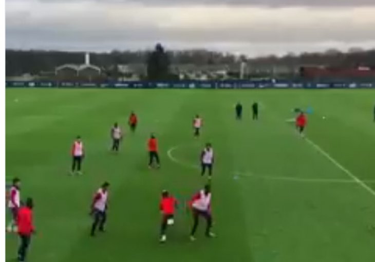 Dimije su spremne: Neymar magičnim potezom ponizio saigrača na treningu