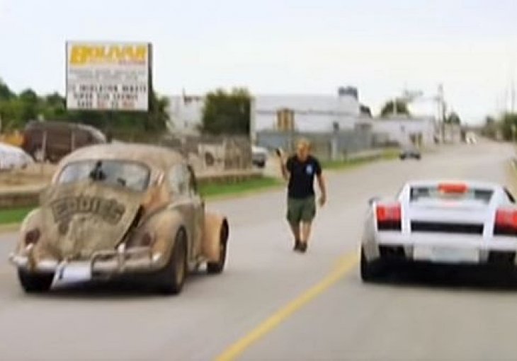 UNIŠTENI: Vozač stare VW Bube na uličnoj utrci ubrzanja pred svima ponizio vlasnike Porschea, Lamborghinija i Nissana GT-R (VIDEO)