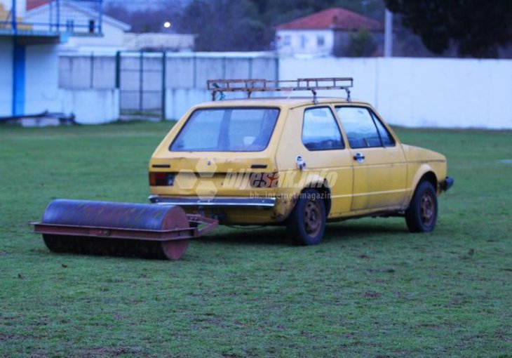 Samo u našoj ligi: Bh. prvoligaš ravna teren Golfom 
