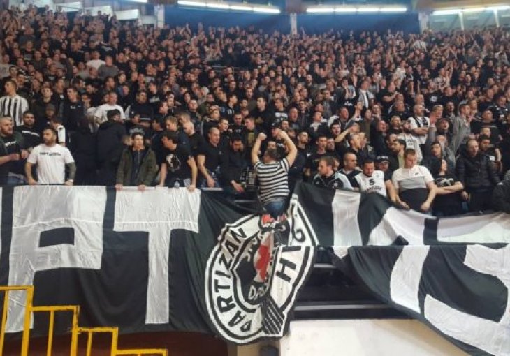 Grobari naoružani noževima i bejzbol palicama pokušali ući u Pionir: Spremali se da izazovu haos na utakmici!