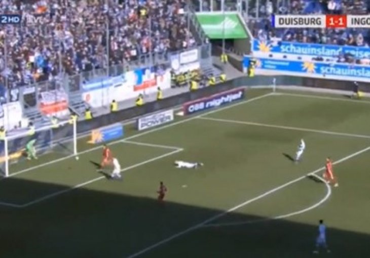 Nevjerovatan gol odmah postao viralni hit: Odbranio je penal, a u sljedećoj akciji...