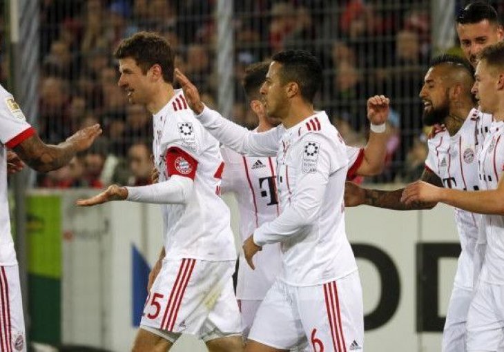 Bayern nezaustavljivo juriša ka novoj tituli, meč obilježila golčina veznjaka