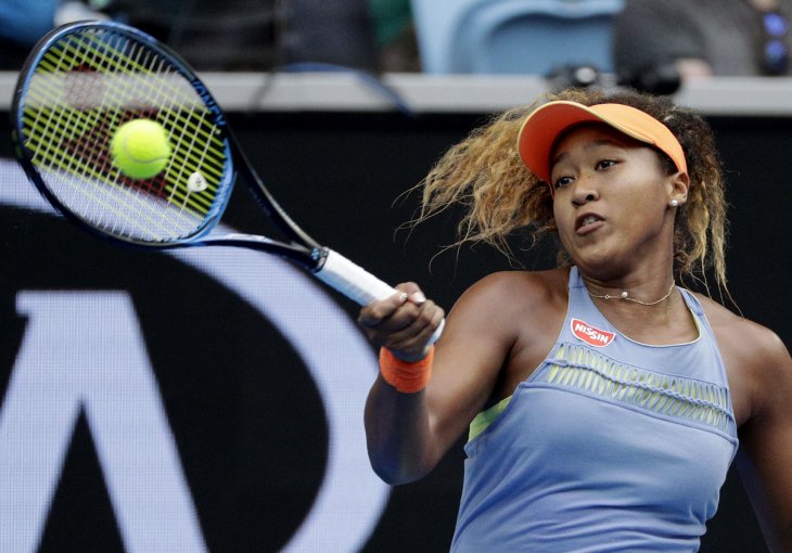 Naomi Osaka topovskim udarcima uništila Radwansku, Kvitova se provukla