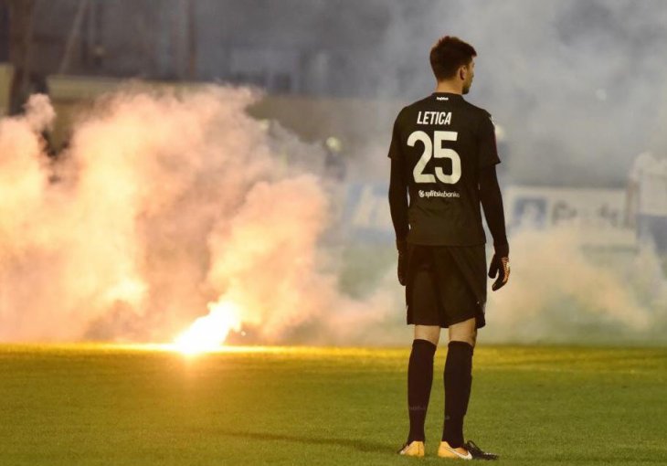 Sinoć je osvanuo na naslovnici Marce jer ga želi Real Madrid, a danas je golman Hajduka postigao gol za pobjedu