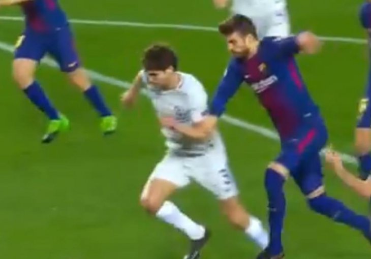Sudije ponovo pomažu Barceloni: Chelseaju nije dosuđen čist penal?!