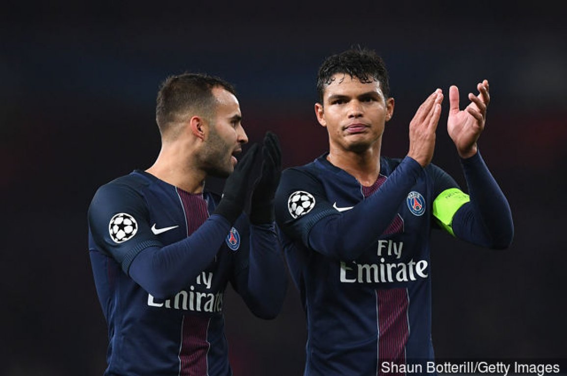 jese-of-psg-l-and-thiago-silva-of-psg-r-shows-appreciation-to-th-516138