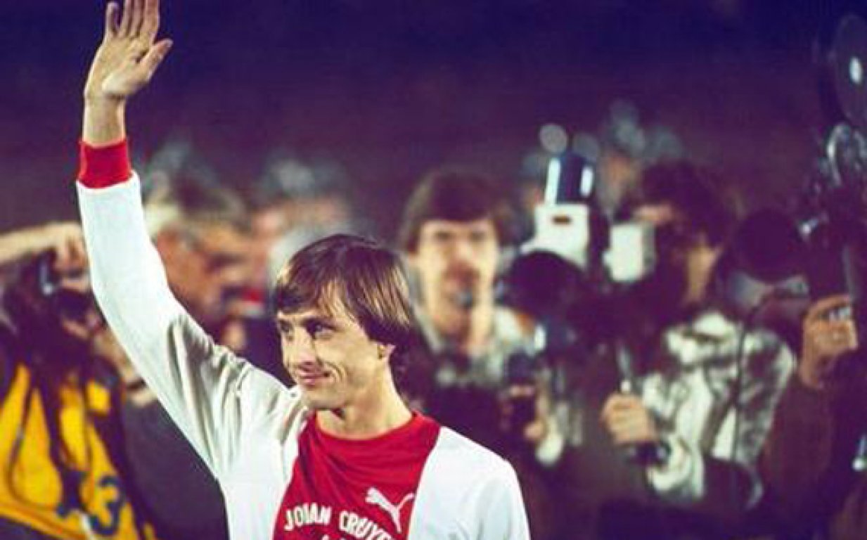 johan-cruyff-ajax-legend-13c08x37h7ymg1rji93ktf3mc7