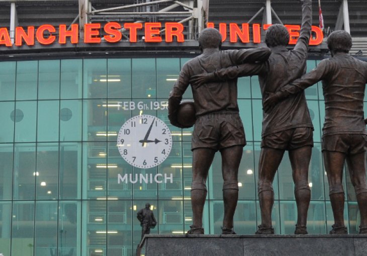 ROZE DRESOVI ZA MANCHESTER UNITED OD NAREDNE SEZONE Možda bi dobro bilo da je šala, ali nije...