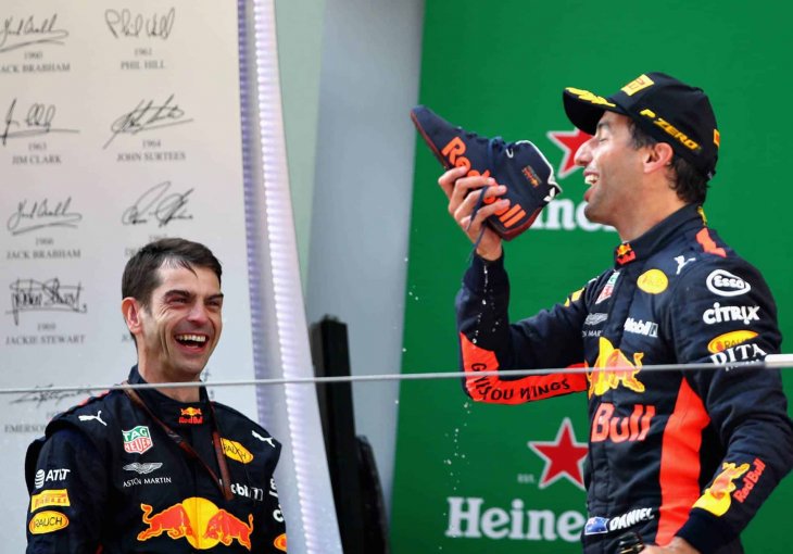 Daniel Ricciardo pobjednik sjajne utrke u Kini, Vettel i Hamilton nisu mogli do postolja