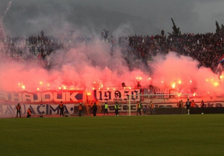 Hajduk kažnjen zbog baklji i zapaljenih sjedalica