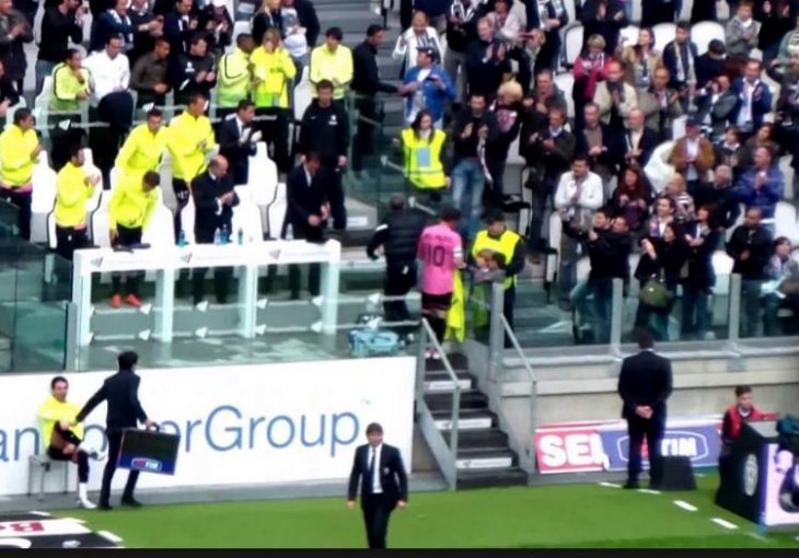 Navijači u suzama, cijeli stadion plače, igrači na terenu stoje, kamere fataju samo jednog igrača: Odlazi NAJVEĆI!