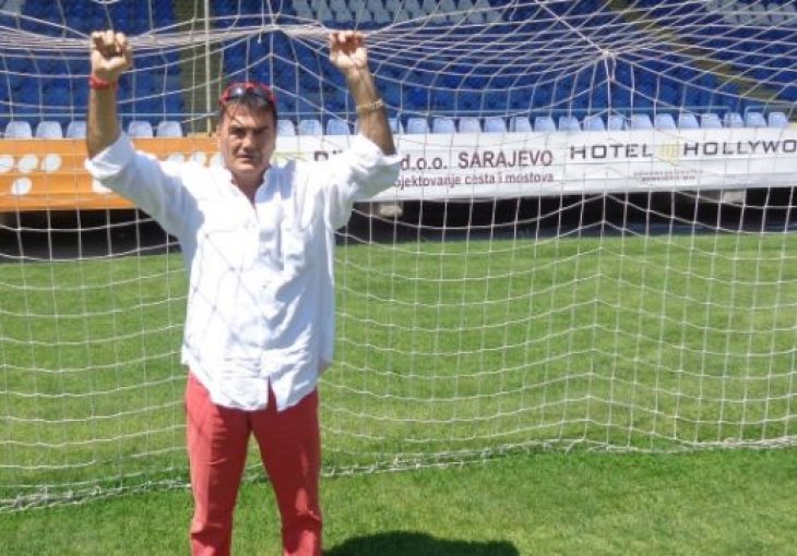 Legendarni golman pjeva Grbavicu